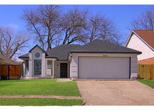 3616 Riverhead Dr, Arlington, TX, 76015-3671 | Card Image