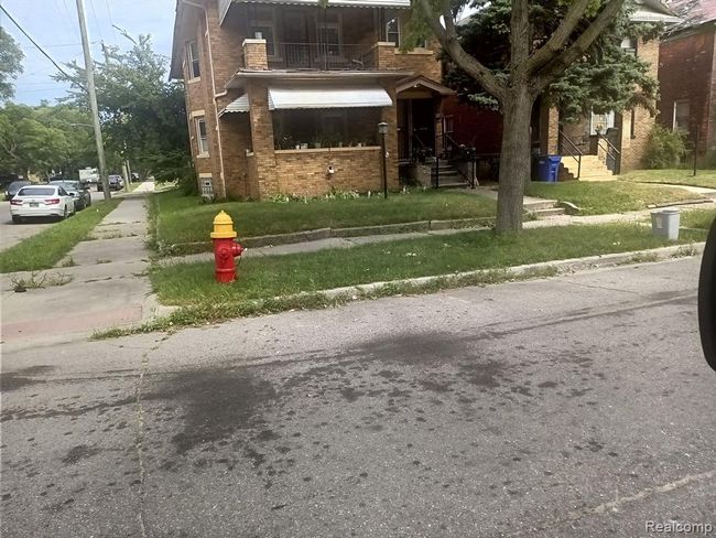 8836 Quincy Street, Home with 0 bedrooms, 2 bathrooms and null parking in Detroit MI | Image 2