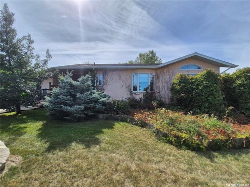 713 Railway Ave, Midale, SK, S0C0B3 | Card Image