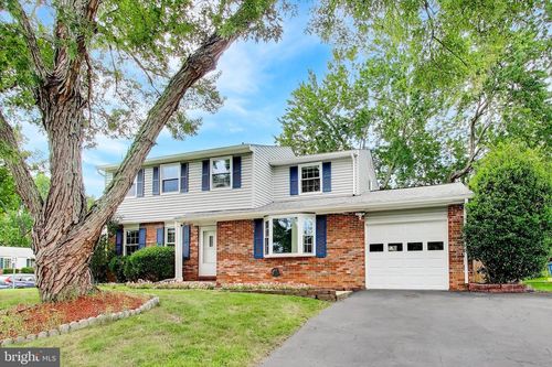 9152 Burke Rd, BURKE, VA, 22015-3304 | Card Image
