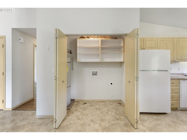 5580 Franklin Blvd, House other with 3 bedrooms, 2 bathrooms and 2 parking in Eugene OR | Image 16