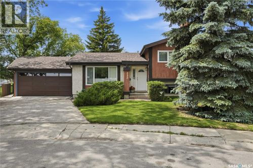828 Seymour Cres N, Regina, SK, S4X2G4 | Card Image