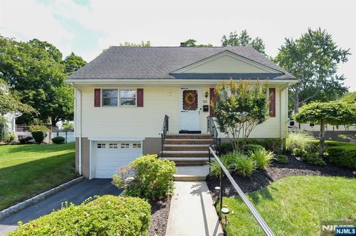 21 Wareham Rd, Dumont, NJ, 07628-1126 | Card Image