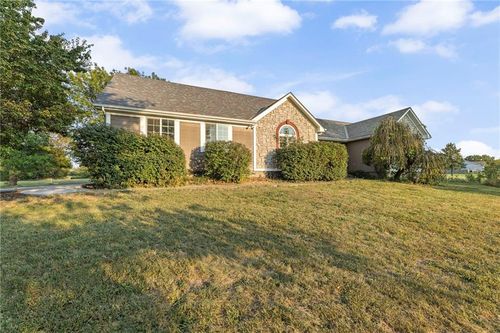 26949 Moonlight Rd, Paola, KS, 66071-5349 | Card Image