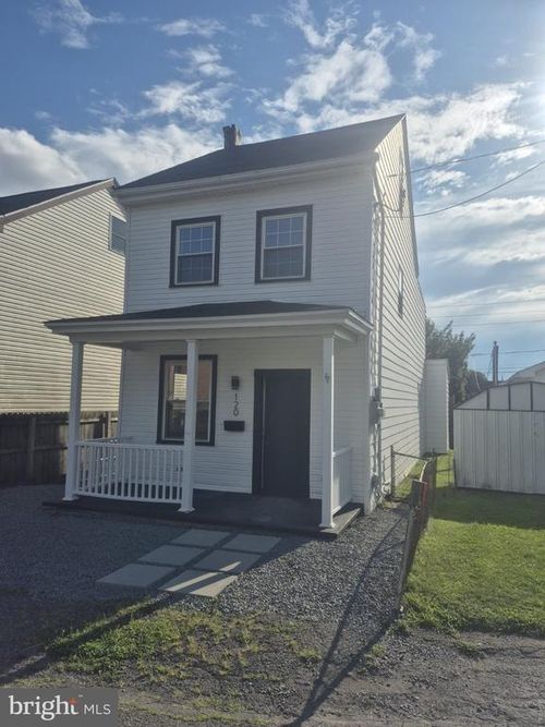 120 S Middle St, FRACKVILLE, PA, 17931-1821 | Card Image