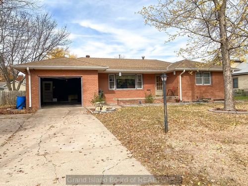 1334 W 12th St, Hastings, NE, 68901-3757 | Card Image