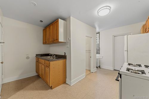 1b-158 Willow St, Yonkers, NY, 10701-7432 | Card Image