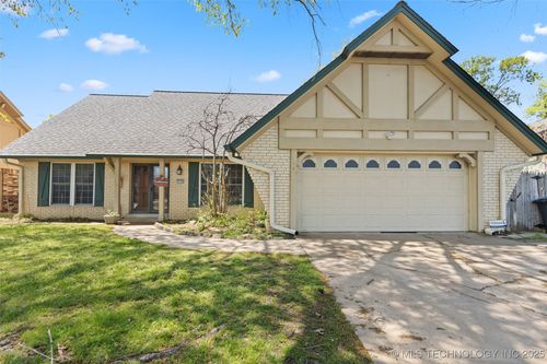 7152 S 73rd East Ave, Tulsa, OK, 74133-2803 | Card Image