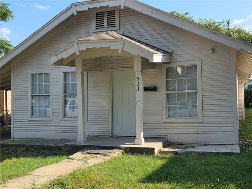531 W Spurgeon St, Fort Worth, TX, 76115-2532 | Card Image