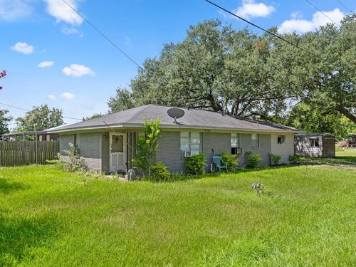 147 9th St W, Markham, TX, 77456 | Card Image