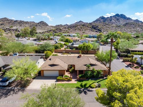 2901 E Las Rocas Dr, Phoenix, AZ, 85028-5320 | Card Image