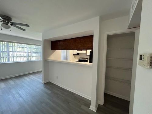 214-15285 Sw 107th Ln, Miami, FL, 33196-4544 | Card Image