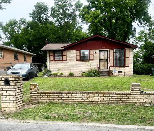 1202 Walsh St, Nashville, TN, 37208-1167 | Card Image