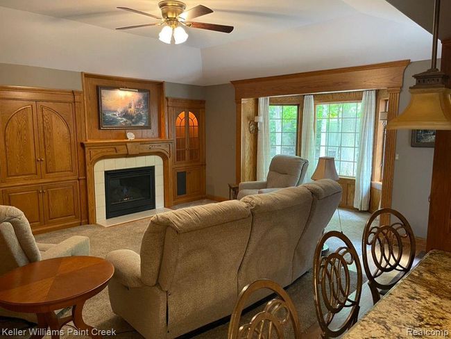 Family Room | Image 8