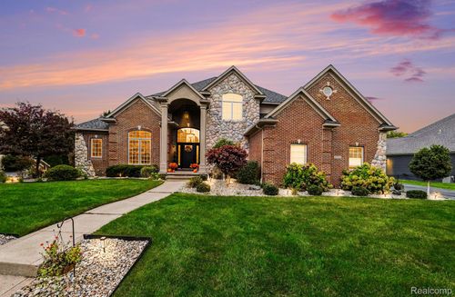 6043 Brookstone Ln, Grand Blanc, MI, 48439-9432 | Card Image