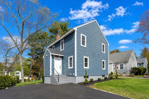 48 Macarthur Rd, Stoneham, MA, 02180-3405 | Card Image