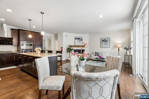 54 Carillon Cir, Livingston, NJ, 07039-2600 | Card Image