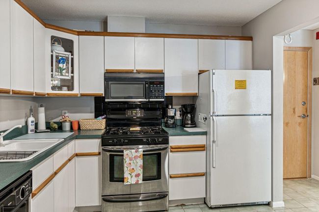 09_Interior.jpg | Image 8