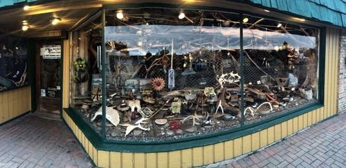 311 E Central Ave, Mackinaw City, MI, 49701-9801 | Card Image