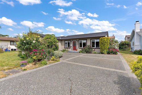 2040 Winmeadow Pl, Sidney, BC, V8L4S3 | Card Image