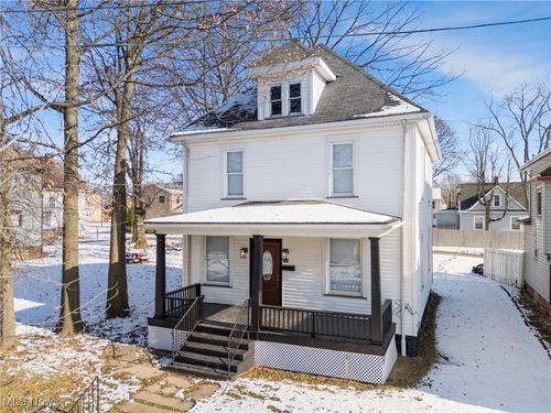 706 Harriet Ave Nw, Canton, OH, 44703-2327 | Card Image