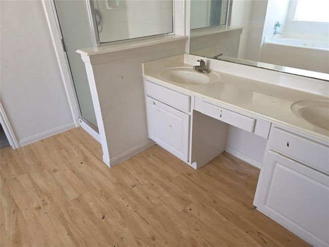 Primary bathroom | Image 10