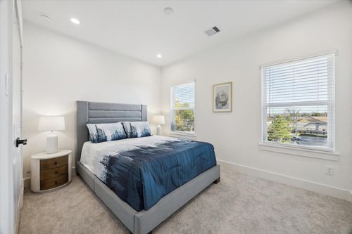 5618 Camino Encantado Drive, Houston, TX, 77091 | Card Image