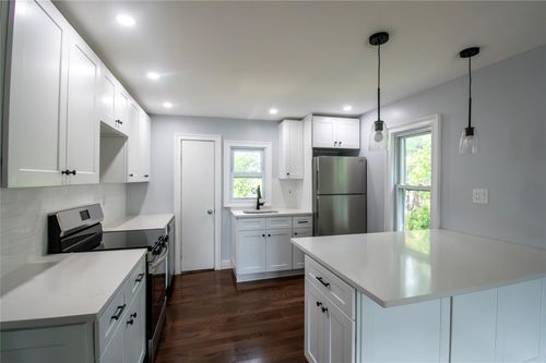 1-25 Hillside Ave, Rockville Centre, NY, 11570-4103 | Card Image