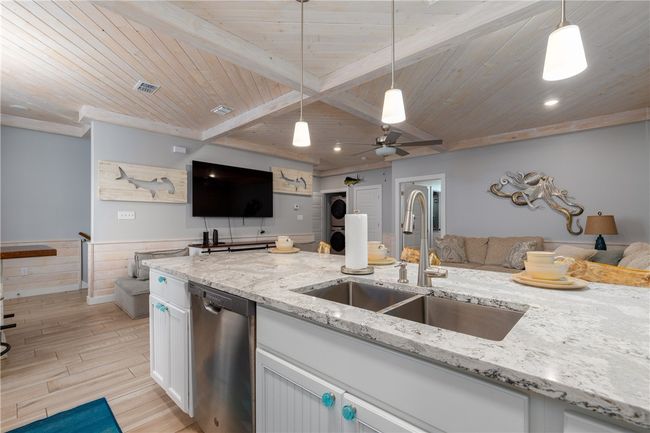 UNIT-402 - 1701 Station St, Townhouse with 3 bedrooms, 3 bathrooms and 2 parking in Port Aransas TX | Image 12