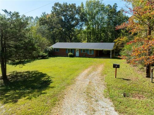 111 Linville Ln, Winston Salem, NC, 27107-7498 | Card Image