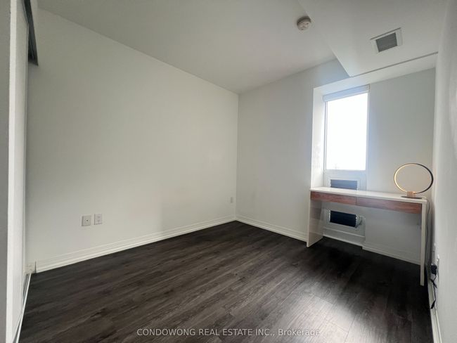 1733 - 251 Jarvis St, Condo with 2 bedrooms, 1 bathrooms and 1 parking in Toronto ON | Image 8