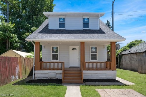 3911 Daisy Ave, Cleveland, OH, 44109-2207 | Card Image