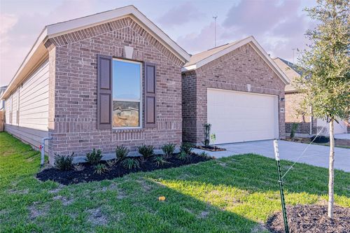 2114 Damasi Ln, Fresno, TX, 77545-1587 | Card Image