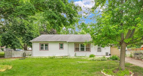 10 Park Lawn St, Paxton, IL, 60957-1827 | Card Image