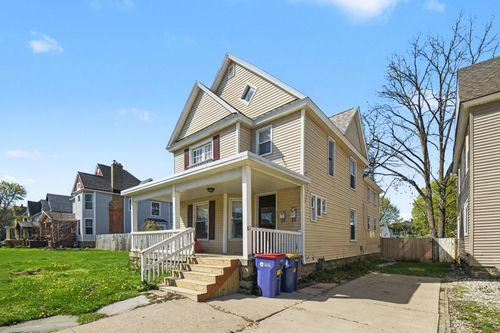 1043 Bridge St Nw, Grand Rapids, MI, 49504-5061 | Card Image