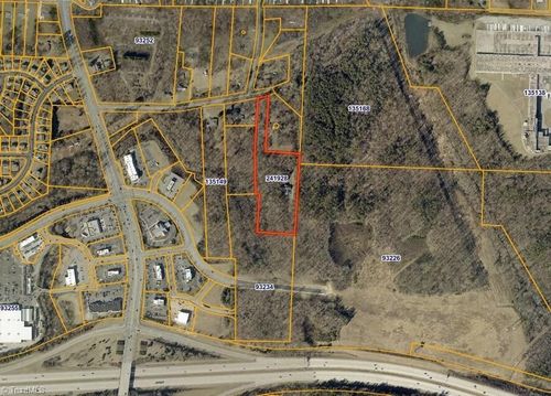 138 Vivian Ln, Greensboro, NC, 27406-9255 | Card Image