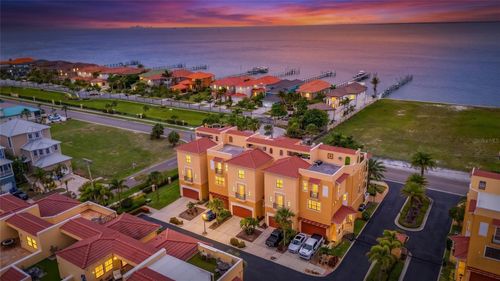 6408 Mayra Shores Ln, APOLLO BEACH, FL, 33572-3073 | Card Image