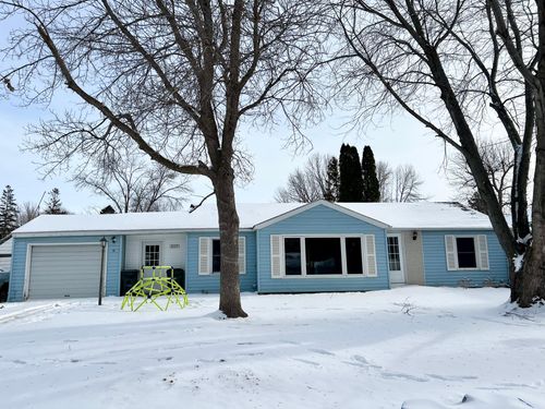 217 8th Ave Se, Elbow Lake, MN, 56531-4722 | Card Image