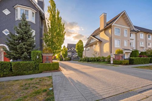 23-8438 207a St, Langley, BC, V2Y0N8 | Card Image