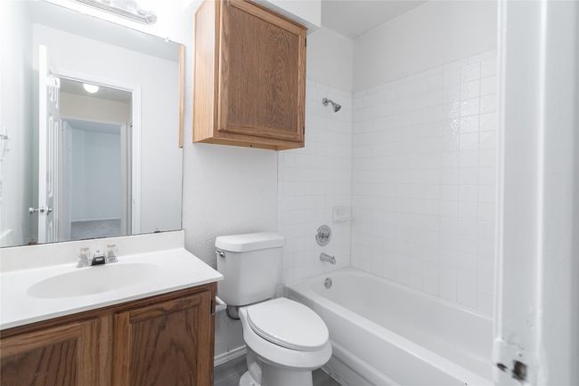 Secondary bathroom | Image 28