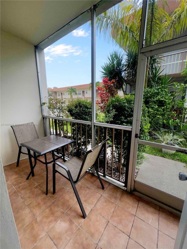 124 - 415 Ne 2nd St, Condo with 2 bedrooms, 2 bathrooms and null parking in Hallandale Beach FL | Image 18