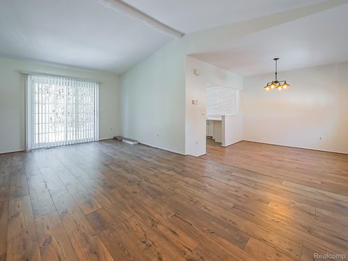 19202 Edward Ct, Clinton Township, MI, 48038-3032 | Card Image