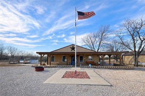 1044 Sw 101st Rd, Chilhowee, MO, 64733-9139 | Card Image