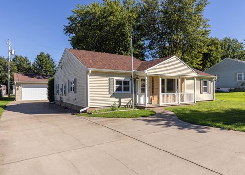 1013 12th St, Silvis, IL, 61282-2714 | Card Image