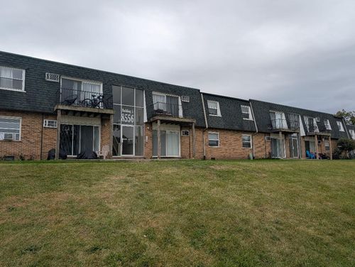 5-315-8556 W 102nd Ter, Palos Hills, IL, 60465-1354 | Card Image