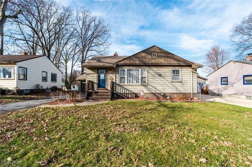 3214 Quentin Dr, Youngstown, OH, 44511-1204 | Card Image