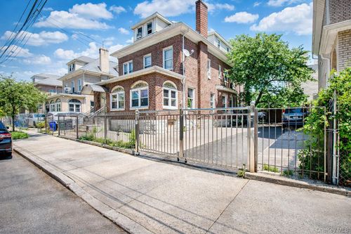 2532 Davidson Ave, Bronx, NY, 10468-4262 | Card Image