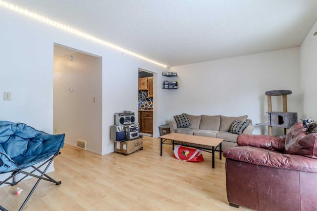 82 - 5935 63 Street, Home with 3 bedrooms, 1 bathrooms and 1 parking in Red Deer AB | Image 6