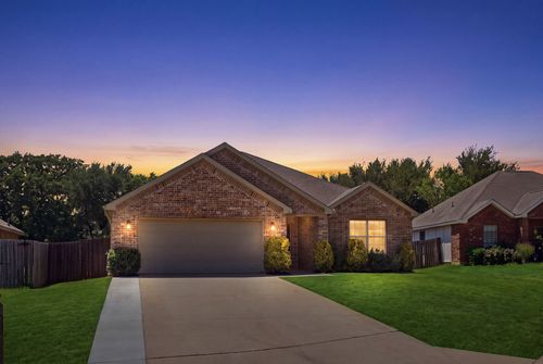 780 Countryside Dr, Aubrey, TX, 76227-6284 | Card Image