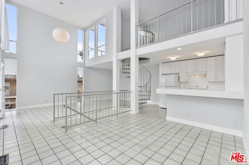 114 Fleet St, Marina del Rey, CA, 90292-5793 | Card Image